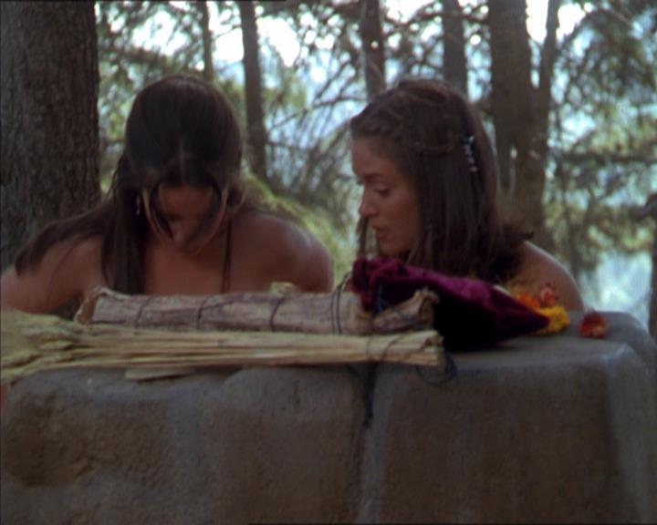Charmed-Online_dot_net-2x01WitchTrial0577.jpg