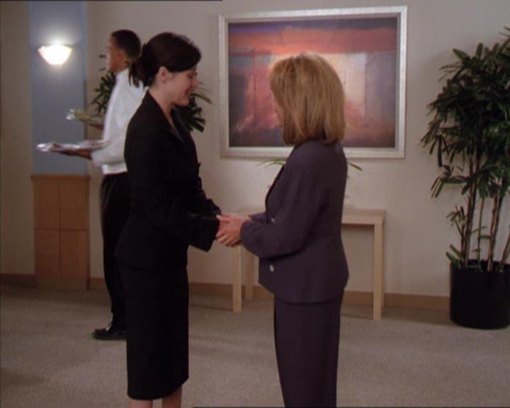 Charmed-Online_dot_net-2x01WitchTrial0607.jpg