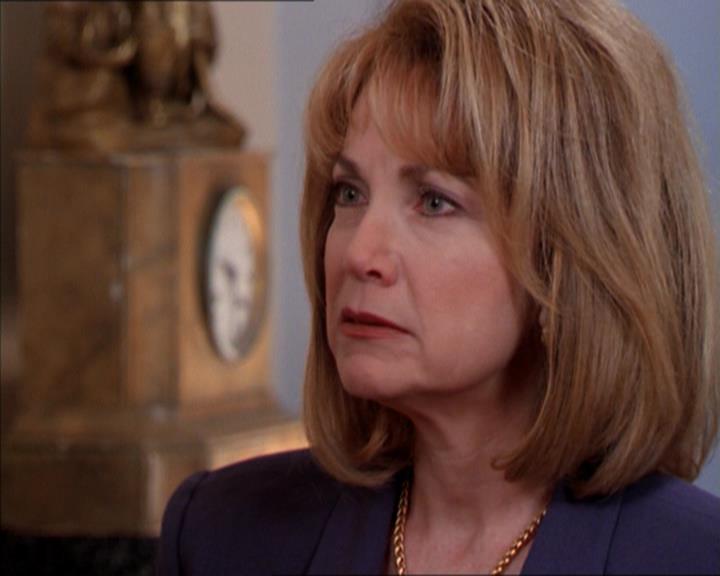 Charmed-Online_dot_net-2x01WitchTrial0659.jpg