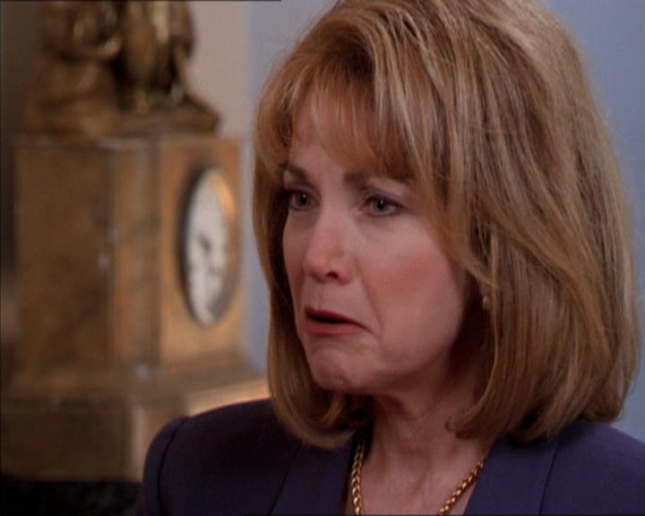 Charmed-Online_dot_net-2x01WitchTrial0661.jpg