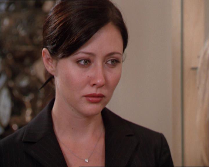 Charmed-Online_dot_net-2x01WitchTrial0663.jpg