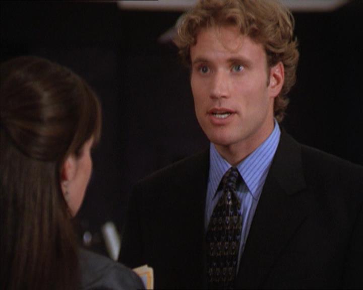 Charmed-Online_dot_net-2x01WitchTrial0701.jpg