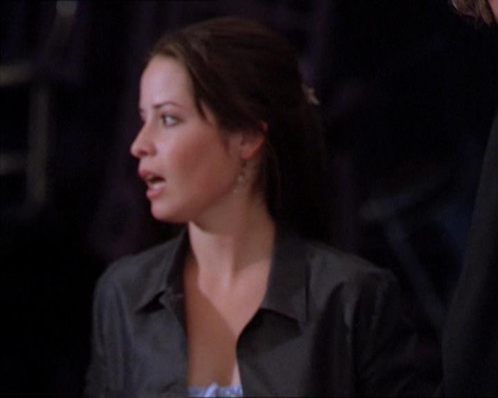 Charmed-Online_dot_net-2x01WitchTrial0704.jpg