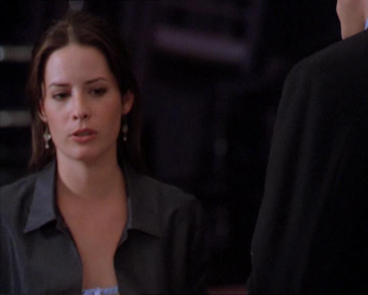 Charmed-Online_dot_net-2x01WitchTrial0707.jpg