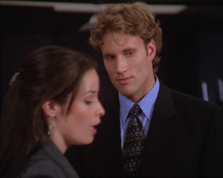 Charmed-Online_dot_net-2x01WitchTrial0709.jpg