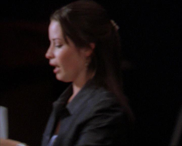Charmed-Online_dot_net-2x01WitchTrial0711.jpg