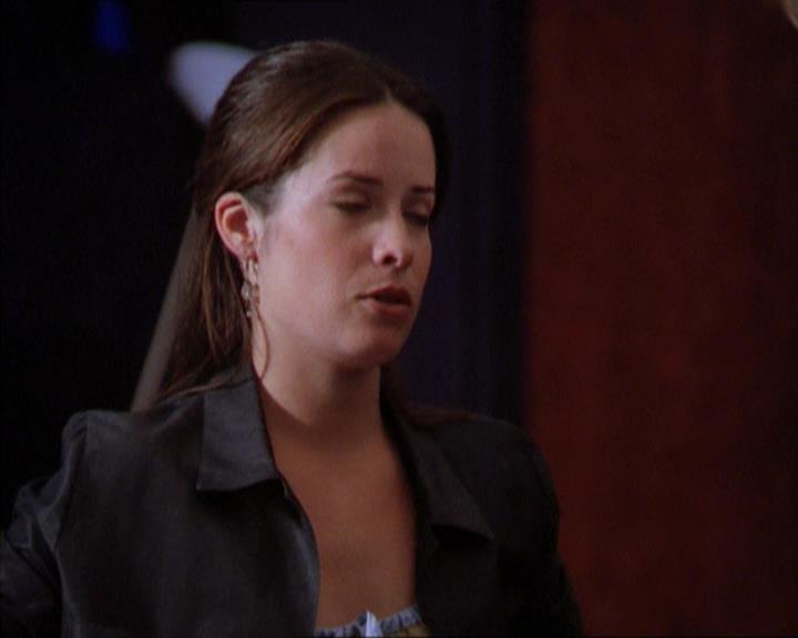 Charmed-Online_dot_net-2x01WitchTrial0739.jpg