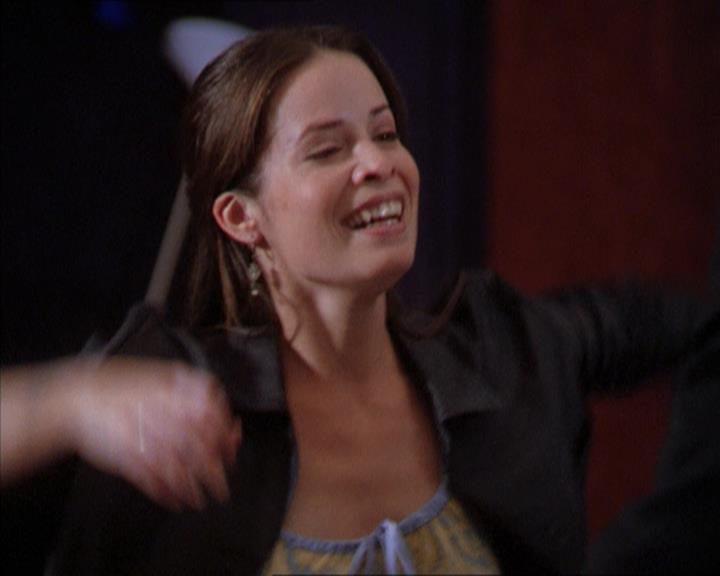 Charmed-Online_dot_net-2x01WitchTrial0762.jpg