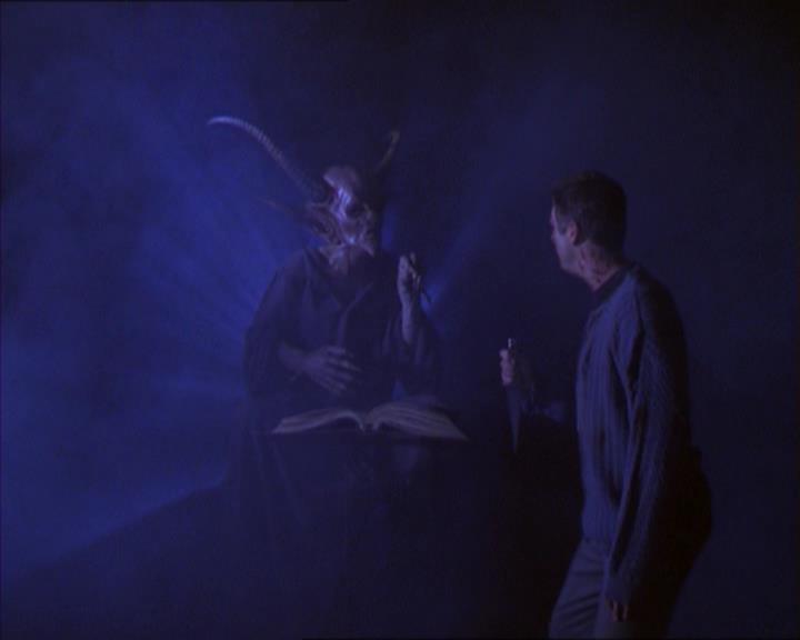 Charmed-Online_dot_net-2x01WitchTrial0790.jpg