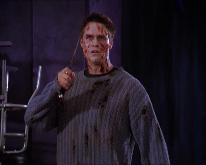 Charmed-Online_dot_net-2x01WitchTrial0801.jpg