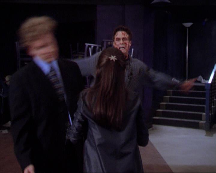 Charmed-Online_dot_net-2x01WitchTrial0803.jpg