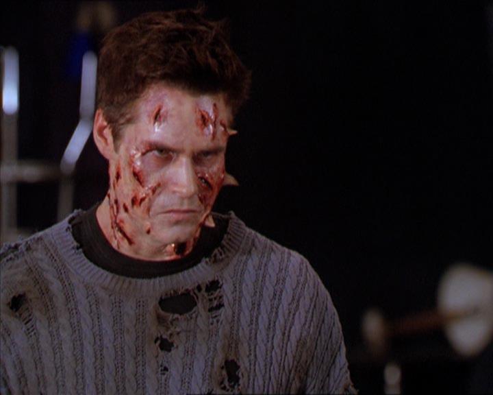 Charmed-Online_dot_net-2x01WitchTrial0836.jpg