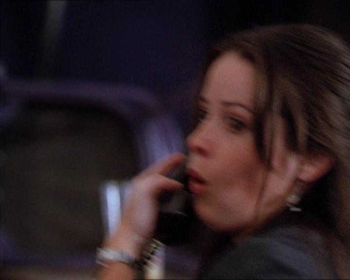 Charmed-Online_dot_net-2x01WitchTrial0837.jpg