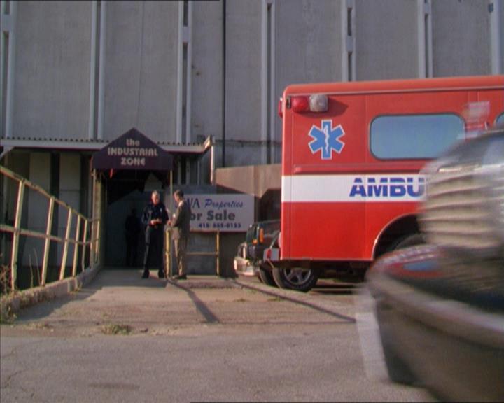 Charmed-Online_dot_net-2x01WitchTrial0889.jpg
