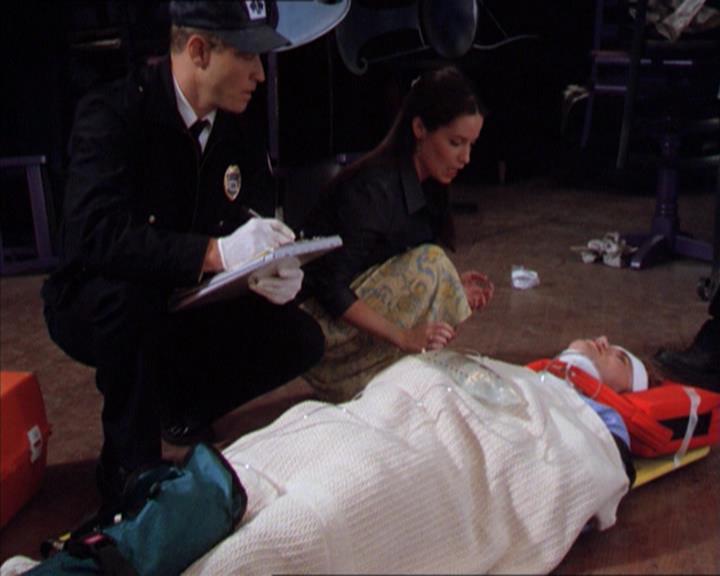 Charmed-Online_dot_net-2x01WitchTrial0893.jpg