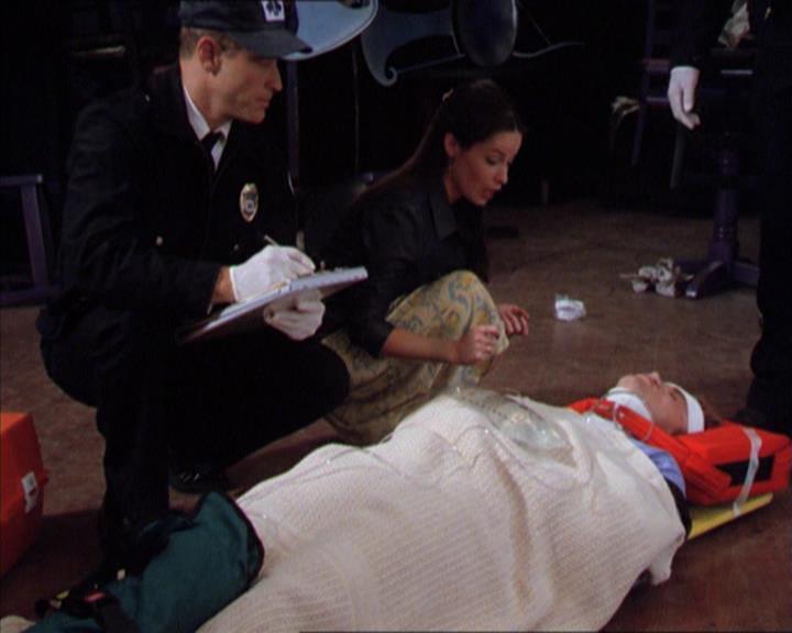 Charmed-Online_dot_net-2x01WitchTrial0894.jpg