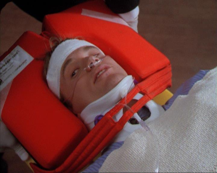 Charmed-Online_dot_net-2x01WitchTrial0908.jpg