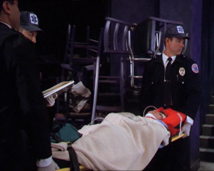 Charmed-Online_dot_net-2x01WitchTrial0913.jpg