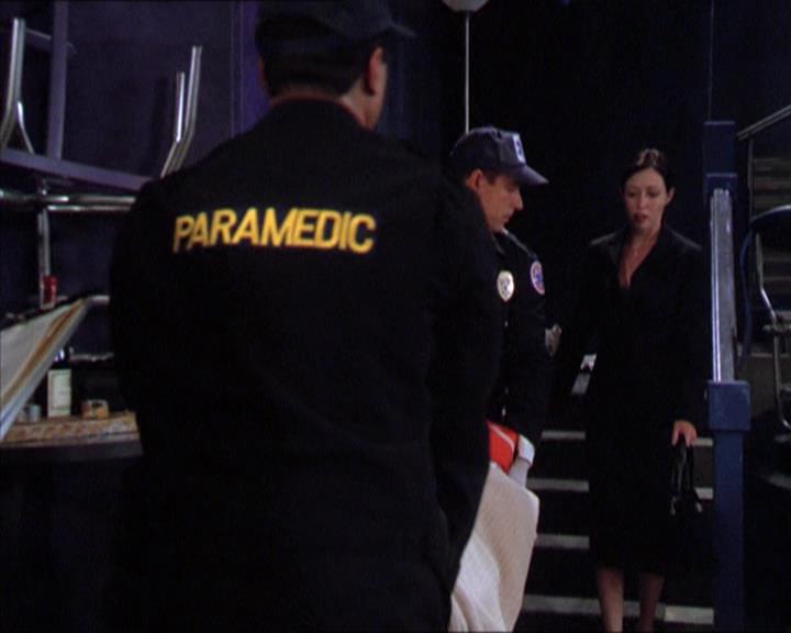 Charmed-Online_dot_net-2x01WitchTrial0916.jpg