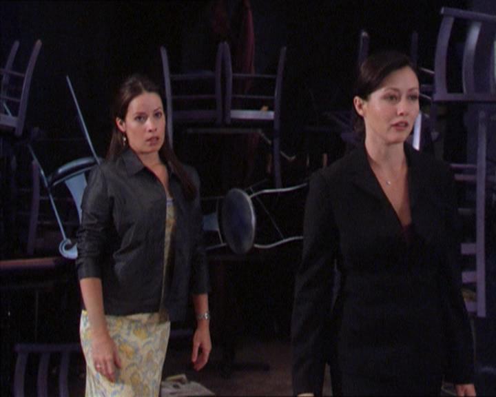 Charmed-Online_dot_net-2x01WitchTrial0931.jpg