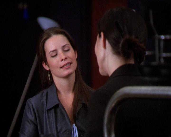 Charmed-Online_dot_net-2x01WitchTrial0940.jpg