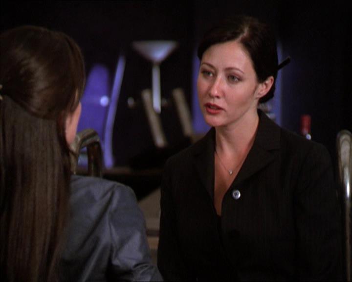 Charmed-Online_dot_net-2x01WitchTrial0942.jpg