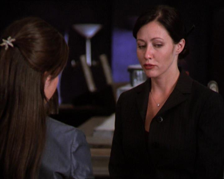 Charmed-Online_dot_net-2x01WitchTrial0946.jpg