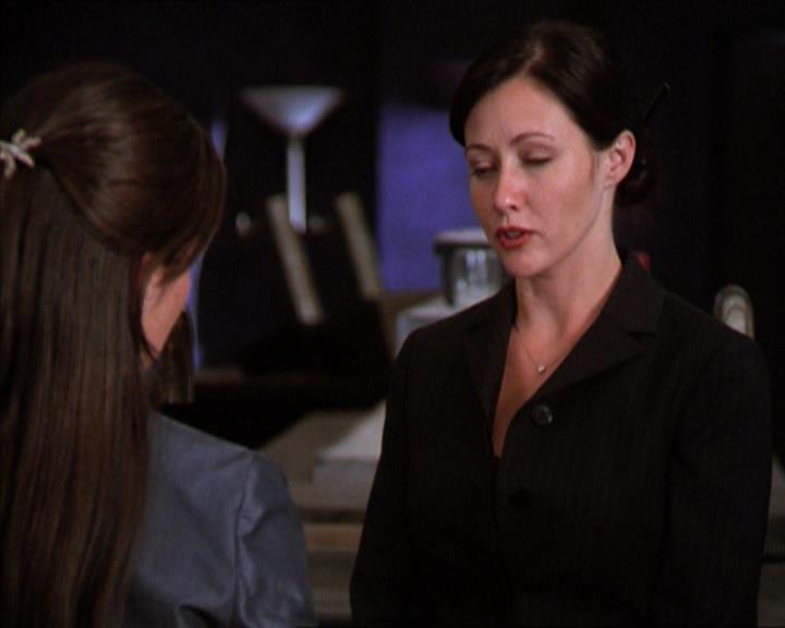 Charmed-Online_dot_net-2x01WitchTrial0948.jpg