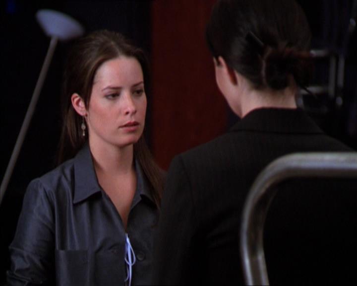 Charmed-Online_dot_net-2x01WitchTrial0950.jpg