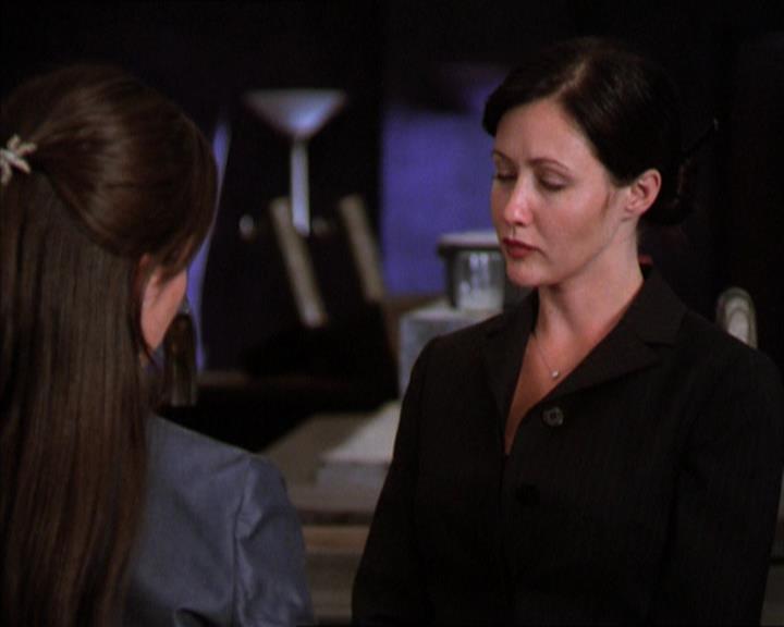 Charmed-Online_dot_net-2x01WitchTrial0955.jpg