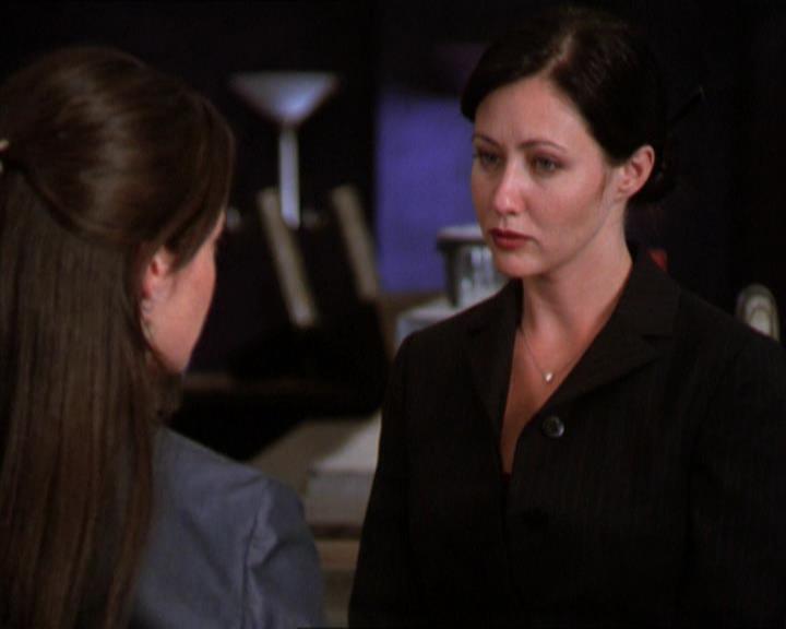 Charmed-Online_dot_net-2x01WitchTrial0959.jpg