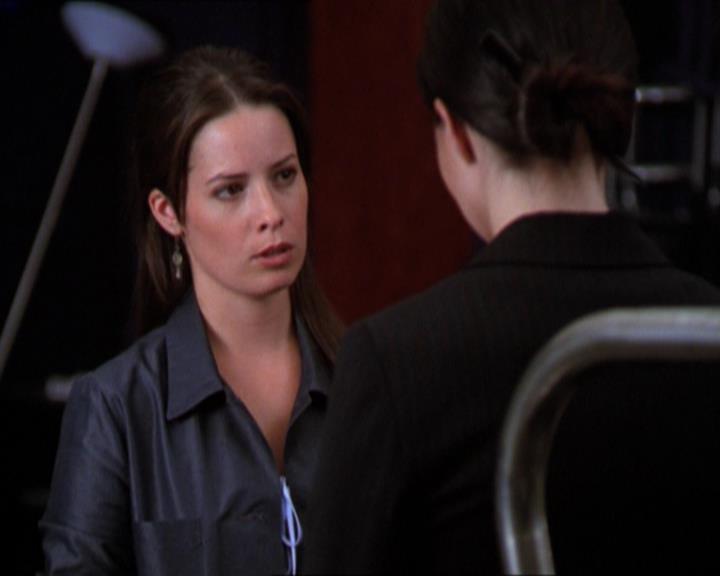Charmed-Online_dot_net-2x01WitchTrial0966.jpg
