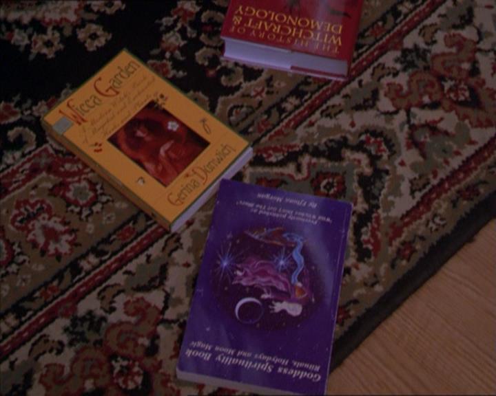 Charmed-Online_dot_net-2x01WitchTrial0971.jpg