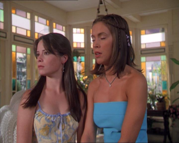 Charmed-Online_dot_net-2x01WitchTrial1159.jpg