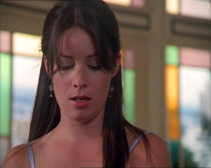 Charmed-Online_dot_net-2x01WitchTrial1167.jpg