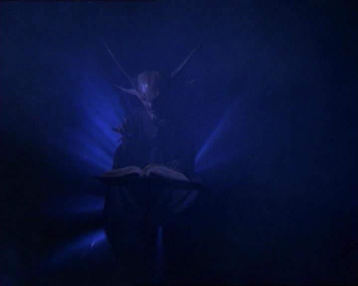 Charmed-Online_dot_net-2x01WitchTrial1184.jpg