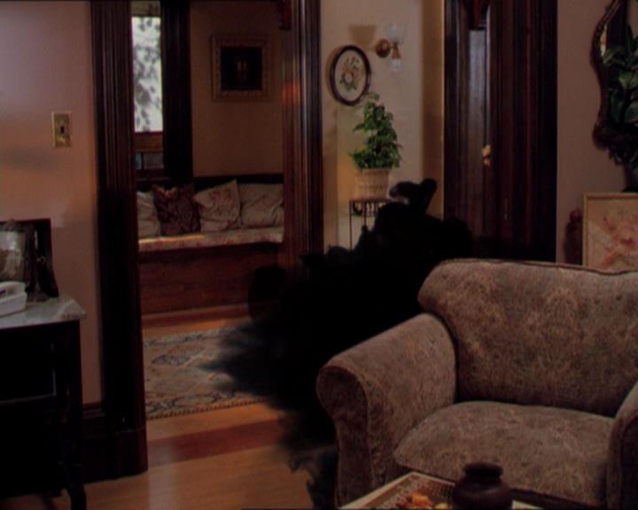 Charmed-Online_dot_net-2x01WitchTrial1224.jpg