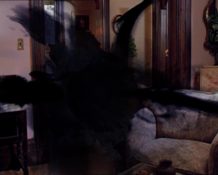 Charmed-Online_dot_net-2x01WitchTrial1238.jpg