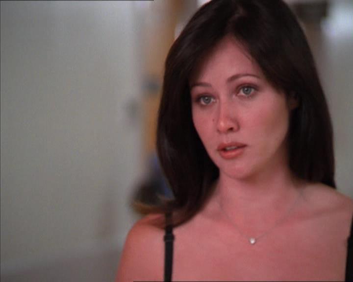 Charmed-Online_dot_net-2x01WitchTrial1541.jpg