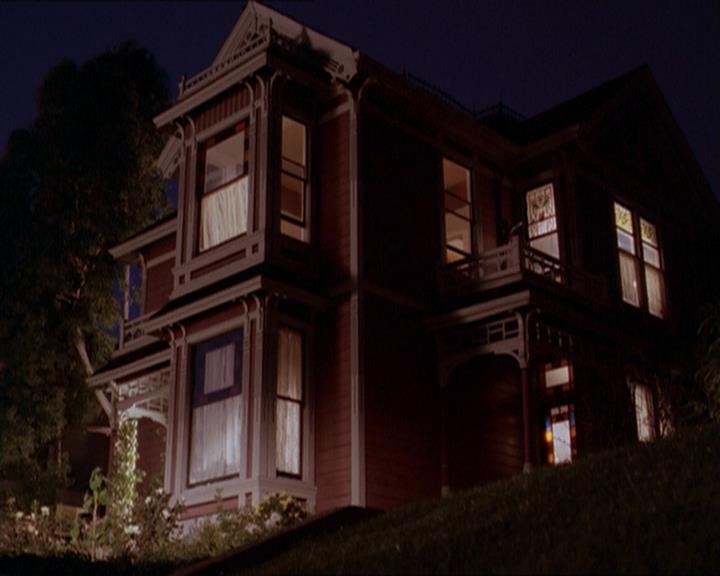 Charmed-Online_dot_net-2x01WitchTrial1551.jpg