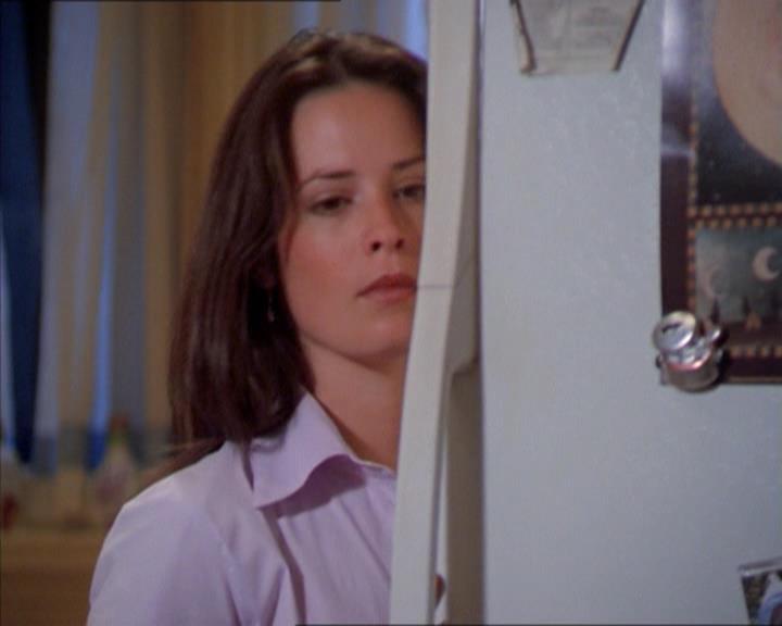 Charmed-Online_dot_net-2x01WitchTrial1556.jpg