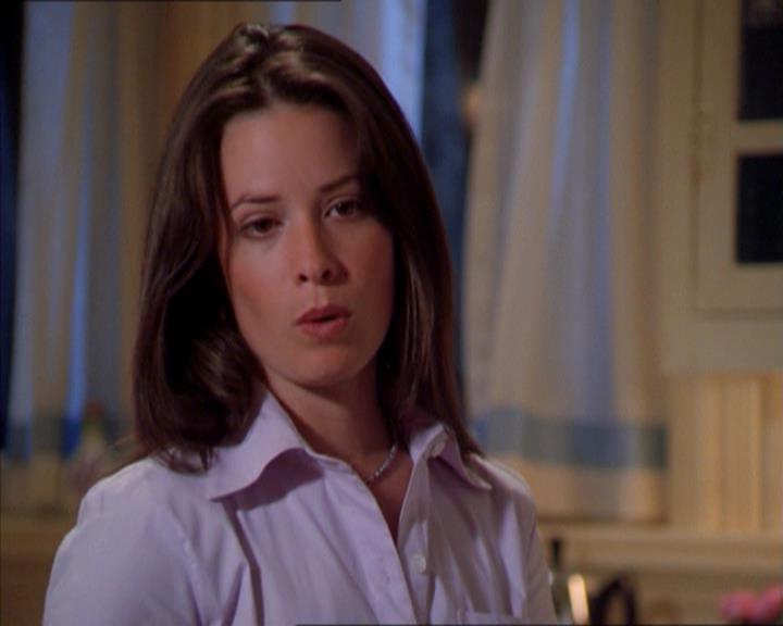 Charmed-Online_dot_net-2x01WitchTrial1566.jpg