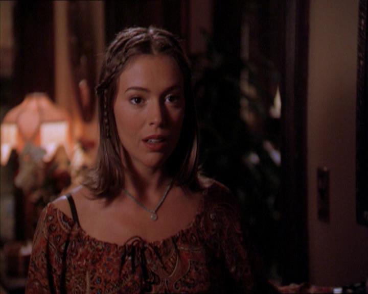 Charmed-Online_dot_net-2x01WitchTrial1586.jpg