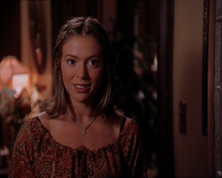Charmed-Online_dot_net-2x01WitchTrial1616.jpg