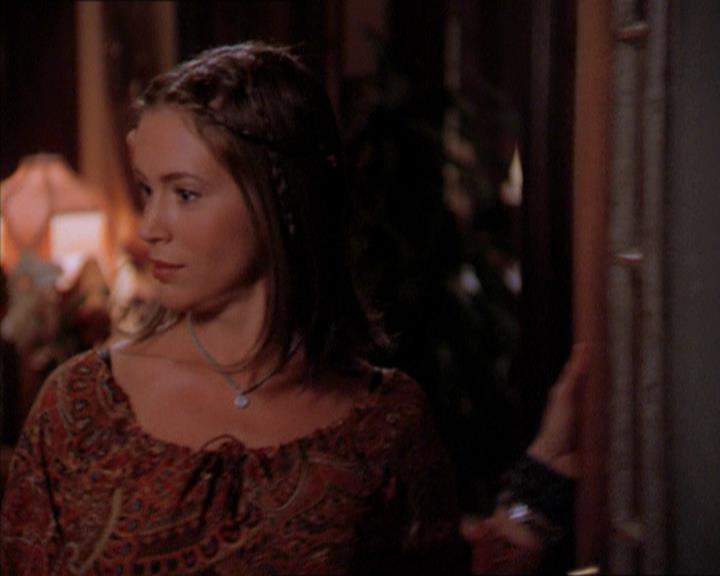 Charmed-Online_dot_net-2x01WitchTrial1639.jpg