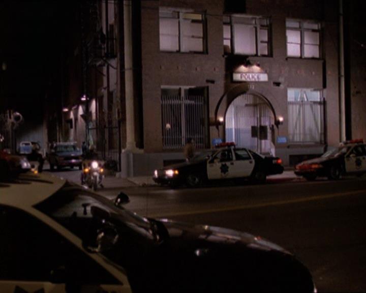 Charmed-Online_dot_net-2x01WitchTrial1666.jpg