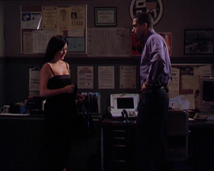 Charmed-Online_dot_net-2x01WitchTrial1677.jpg