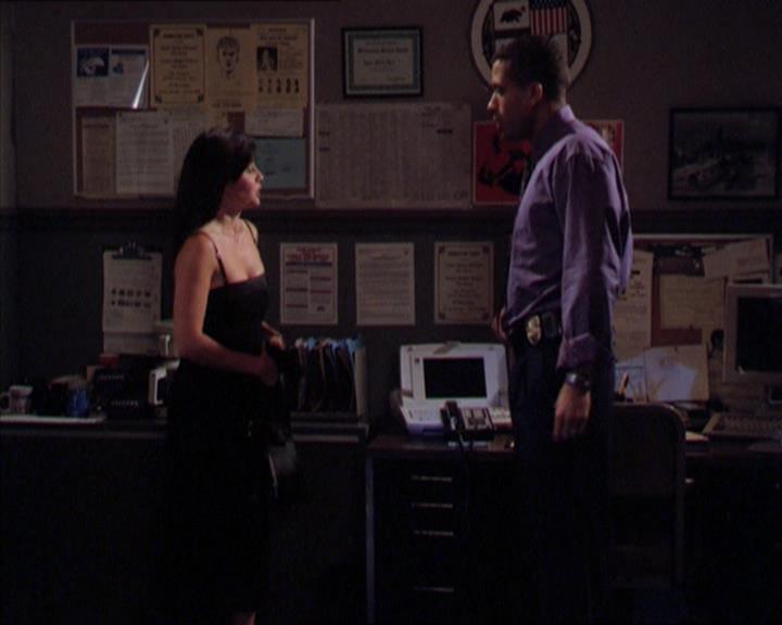 Charmed-Online_dot_net-2x01WitchTrial1680.jpg