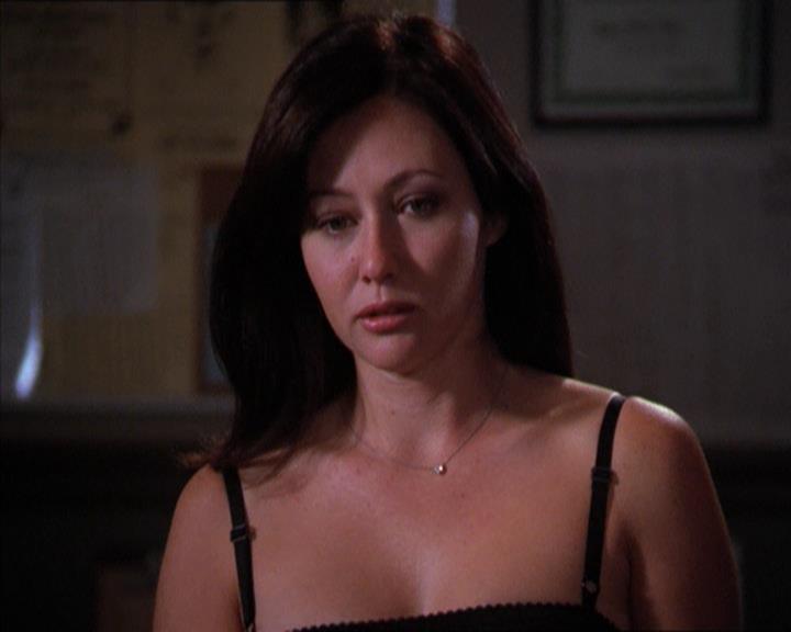 Charmed-Online_dot_net-2x01WitchTrial1688.jpg