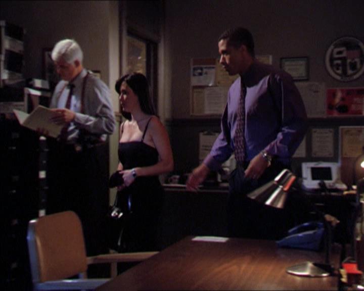 Charmed-Online_dot_net-2x01WitchTrial1694.jpg